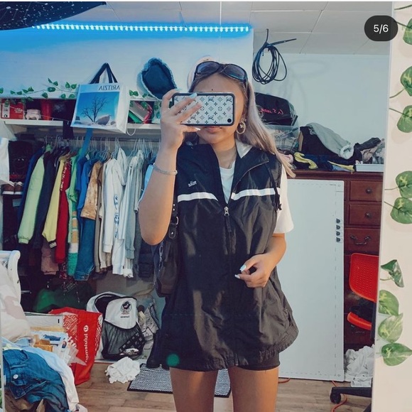 nike vintage black vest [s] - Picture 5 of 6